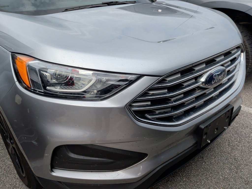 Used 2022 Iconic Silver Metallic Ford SE image 11