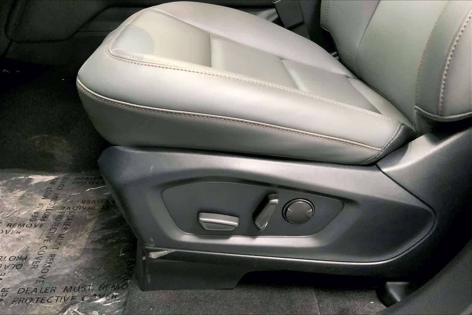 New 2026 Star White Metallic Tri-Coat Ford Active image 19