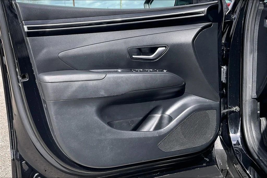 Used 2022 Black Hyundai SEL image 17