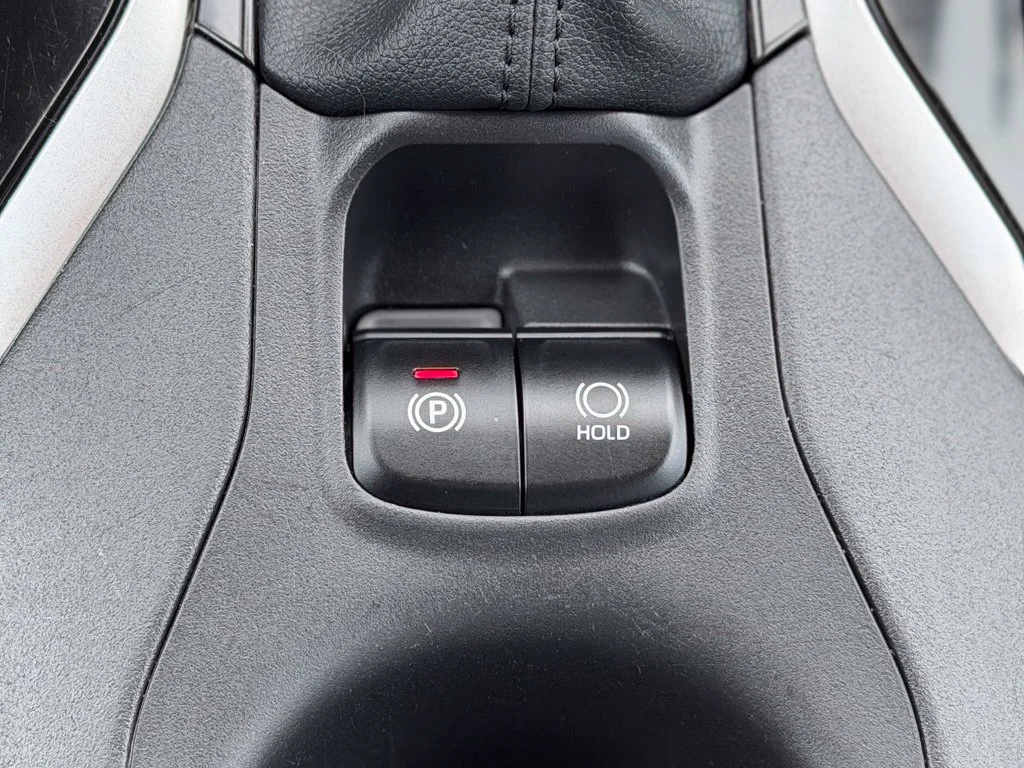 Used 2024  Toyota L image 18
