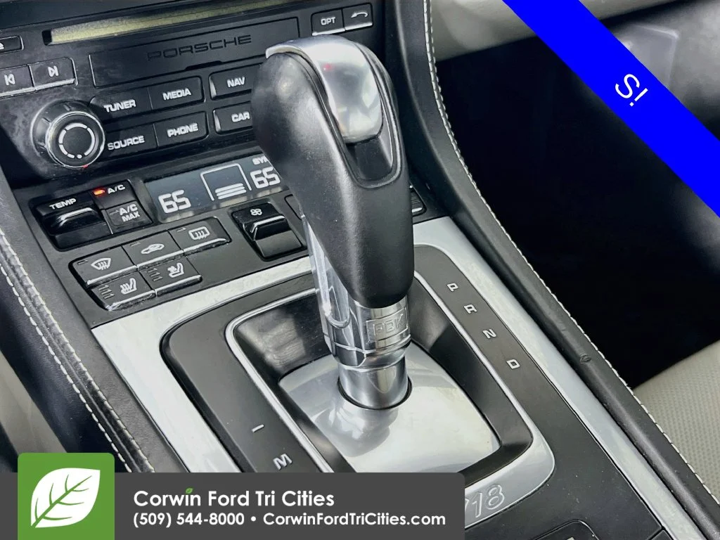Used 2019  Porsche  image 8