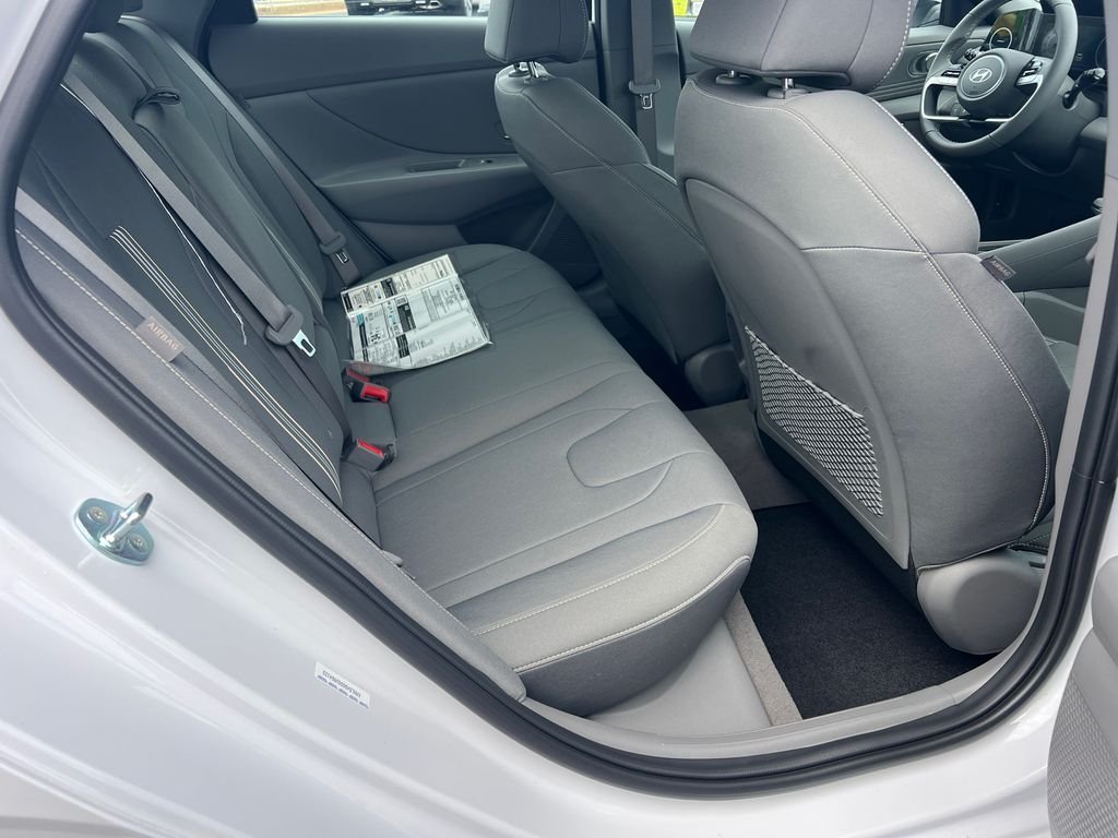 2025 Hyundai Elantra SEL - Photo 15