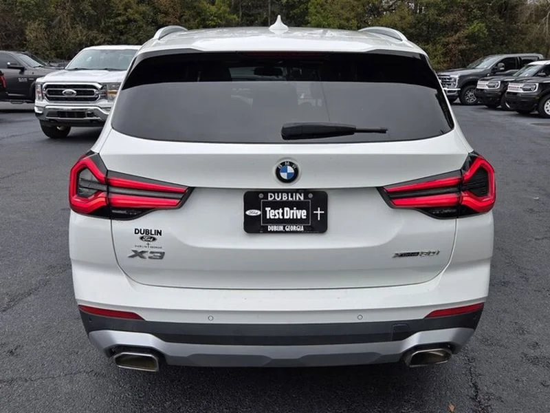 Used 2022 Alpine White BMW xDrive30i image 13
