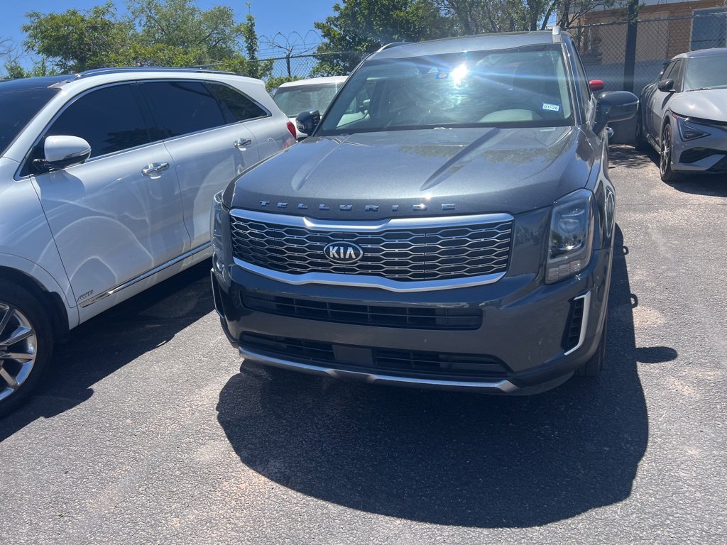 Used 2020 Gray Kia EX image 3