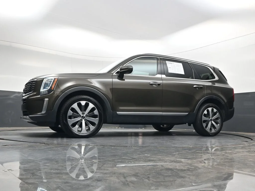 Used 2021 Green Kia S image 46