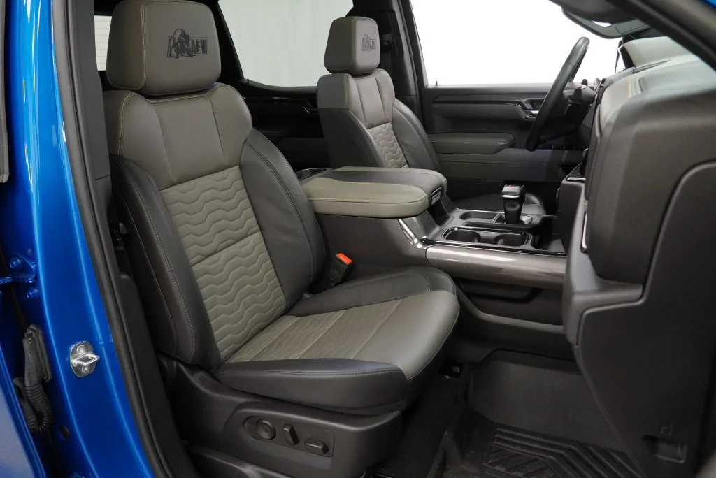 Used 2023 Glacier Blue Metallic Chevrolet ZR2 image 33