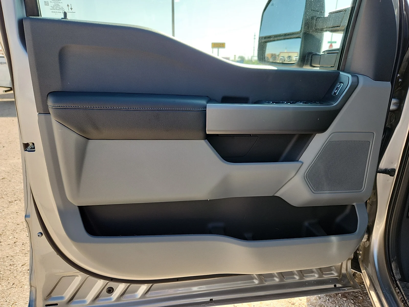 New 2026 Agate Black Metallic Ford XLT image 14