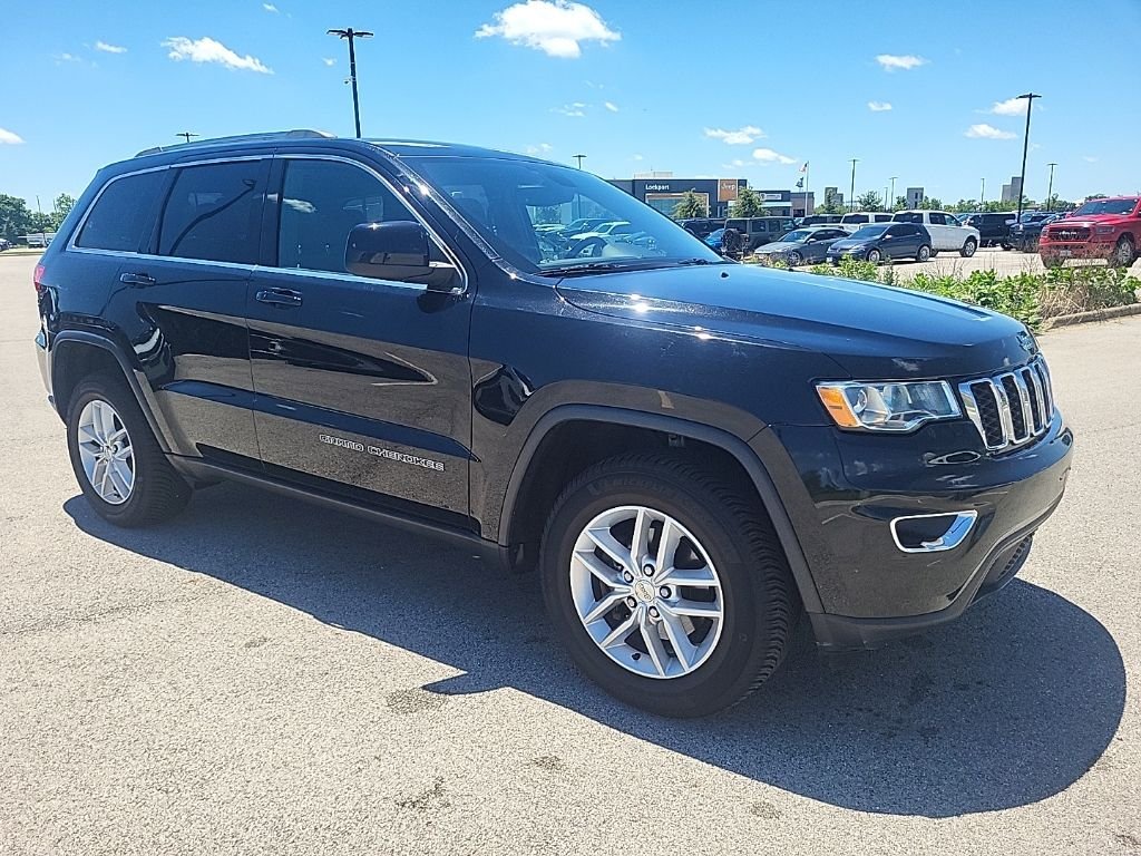 Used 2018 Black Jeep Laredo E image 7