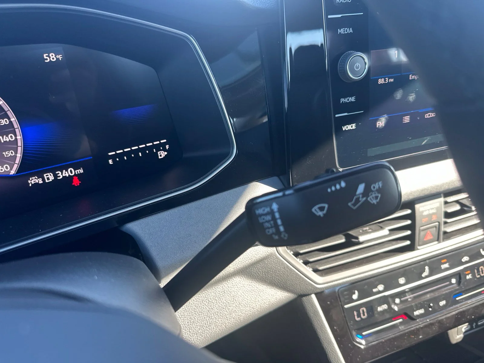 New 2027 White Volkswagen 1.5T SE image 35