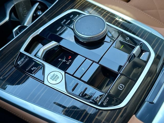 Used 2026 White BMW xDrive40i image 16