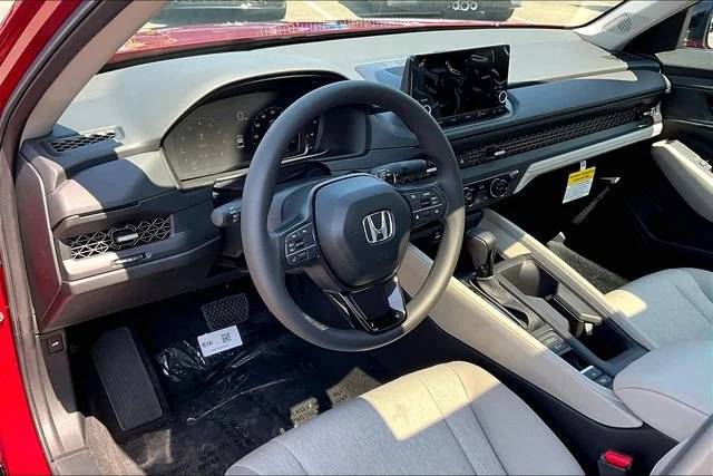 2025 Honda Accord SE - Photo 7