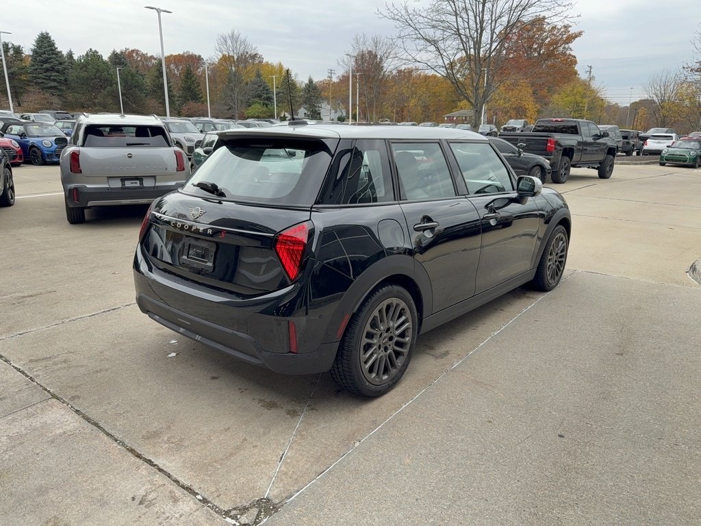 2025 Mini Cooper Hardtop Signature photo 2