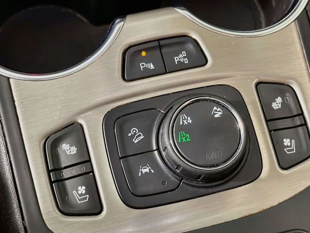 Used 2018 Summit White GMC Denali image 21