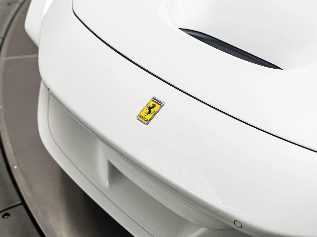Used 2022 Bianco Cervino - Extra Campionario Ferrari Spider image 18