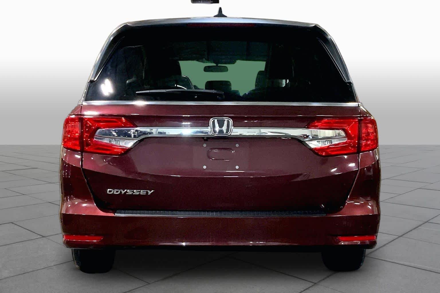 Pre-Owned 2018 Honda Odyssey EX