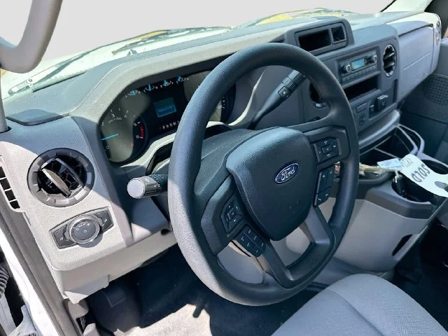 New 2025 Oxford White Ford Base image 6