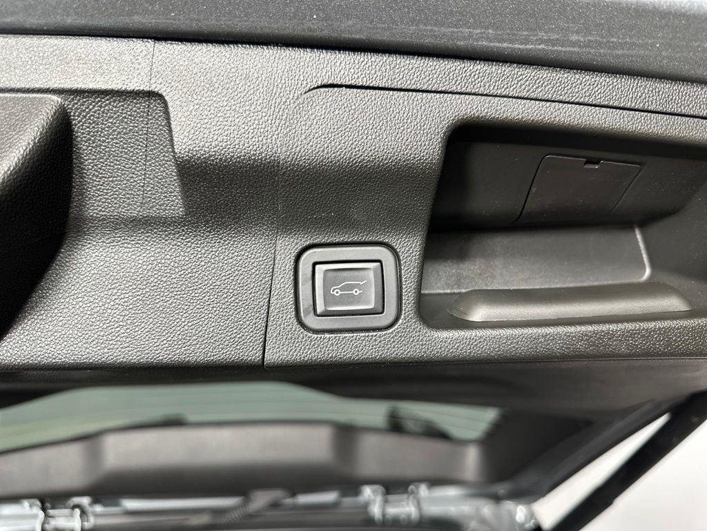 Used 2023 Sterling Metallic GMC SLT image 29