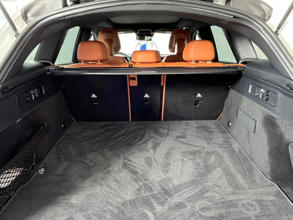 Used 2025  Mercedes-Benz GLC 300 image 18