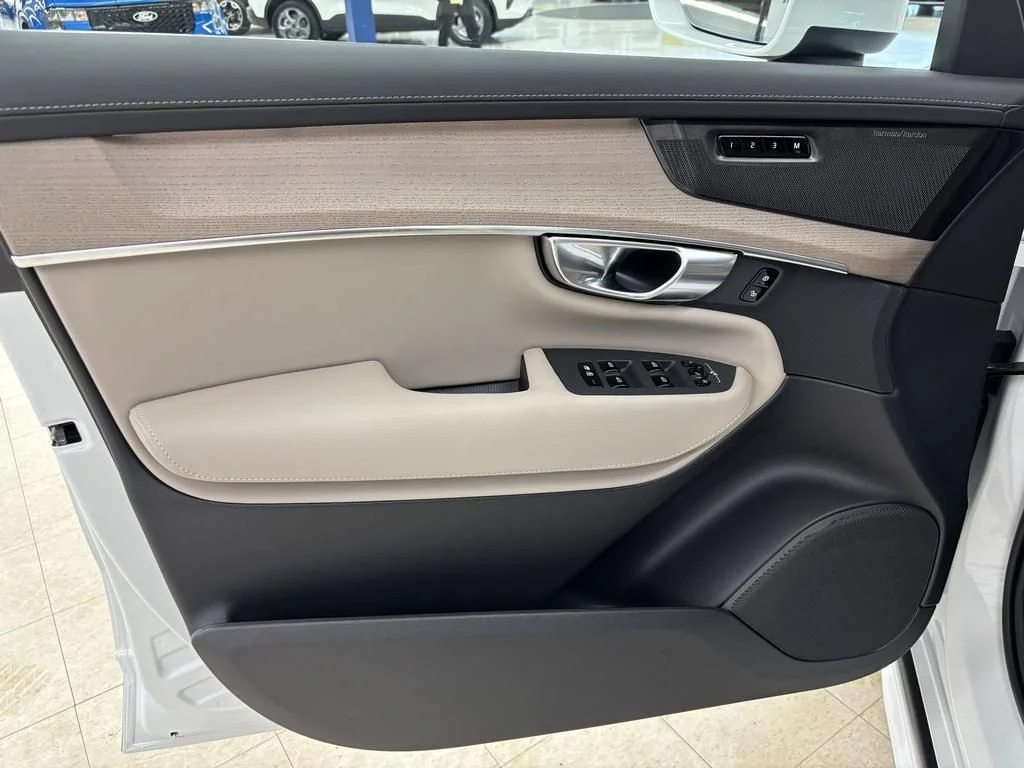 2026 Volvo XC90 Plus - Photo 11