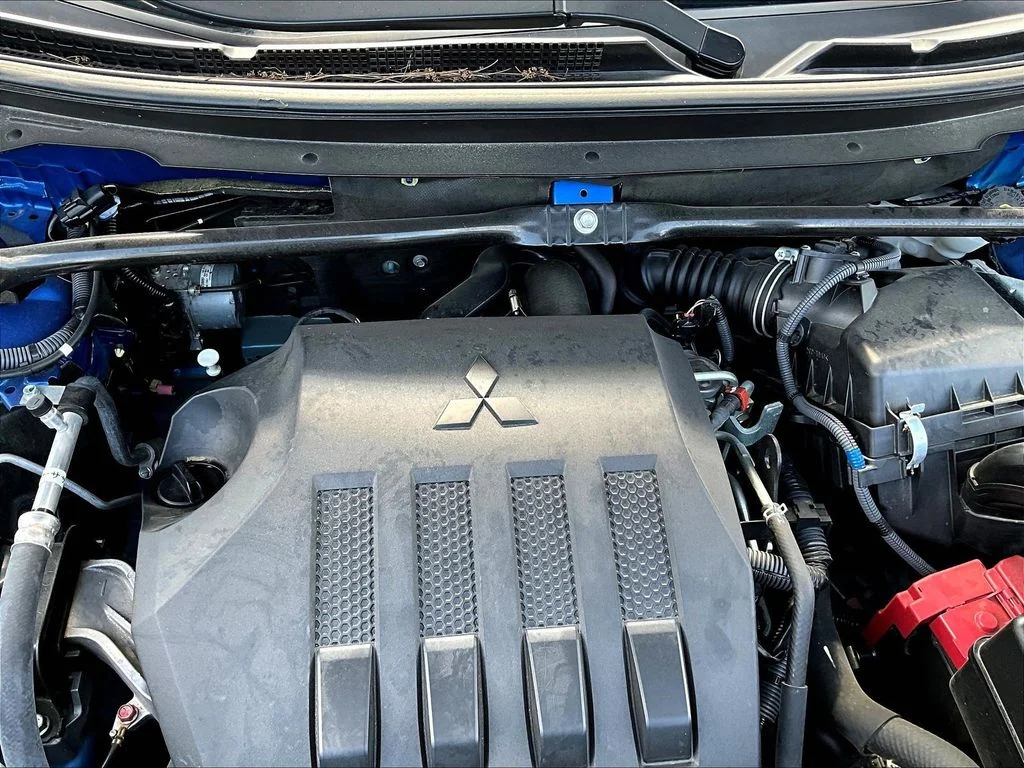 Used 2024 Blue Mitsubishi SE image 34