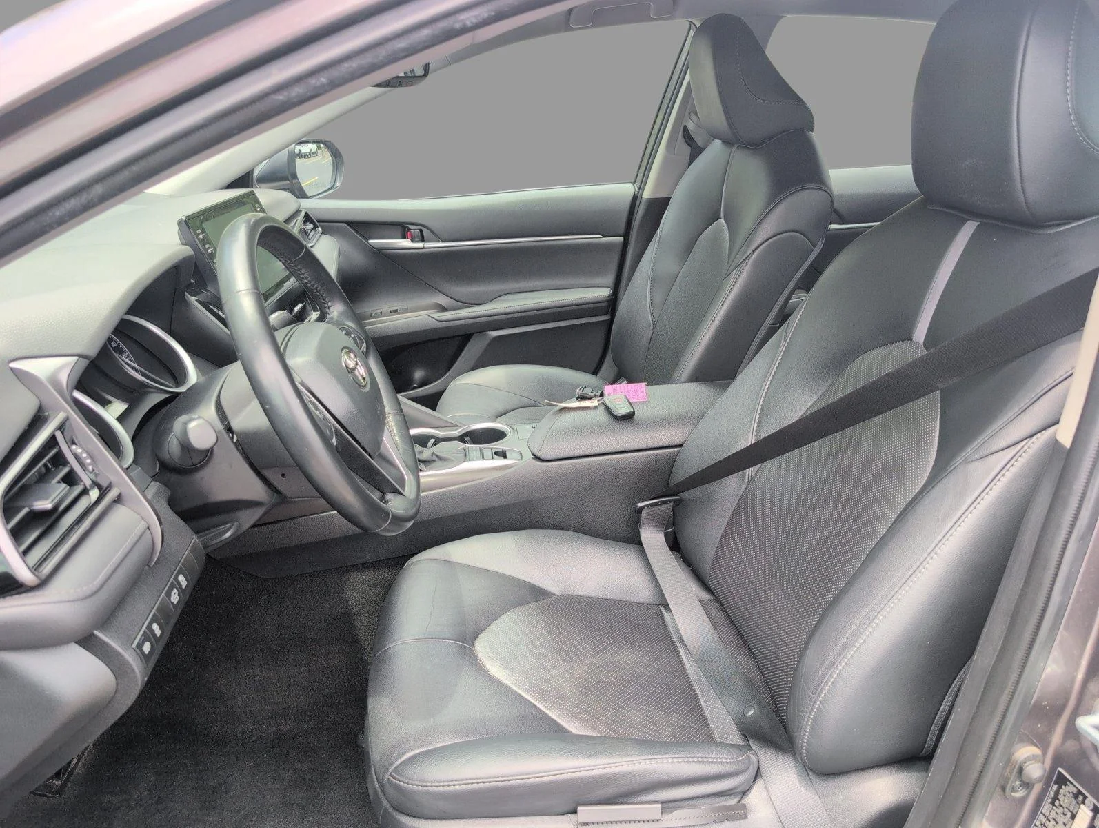 Used 2024 Predawn Gray Mica Toyota XLE image 17
