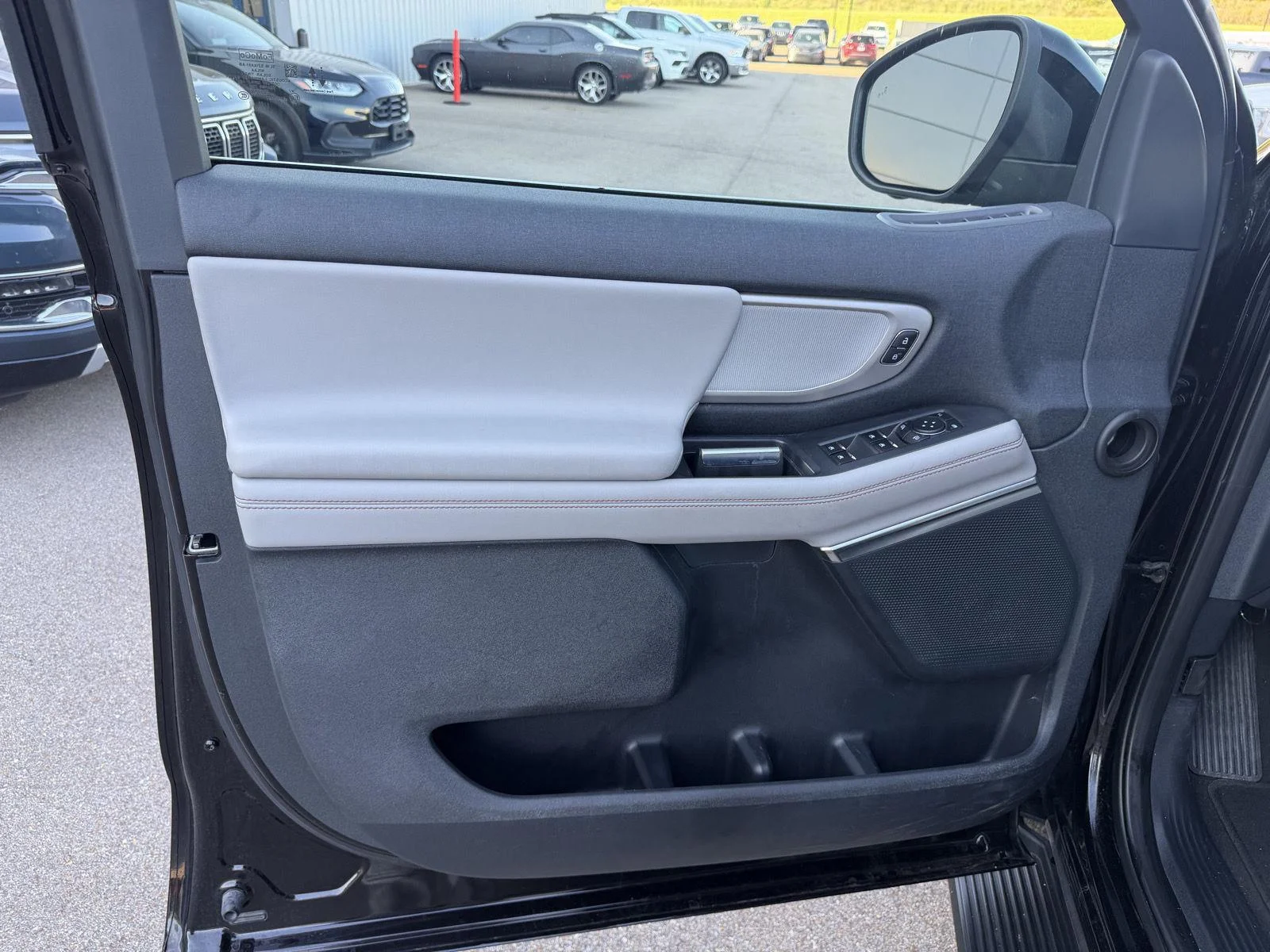 Used 2025 Agate Black Ford Active image 18