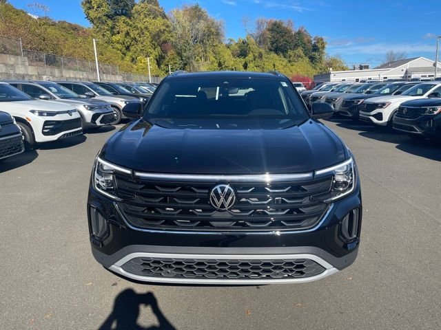 New 2026 Black Volkswagen 2.0T SE w/Technology image 4
