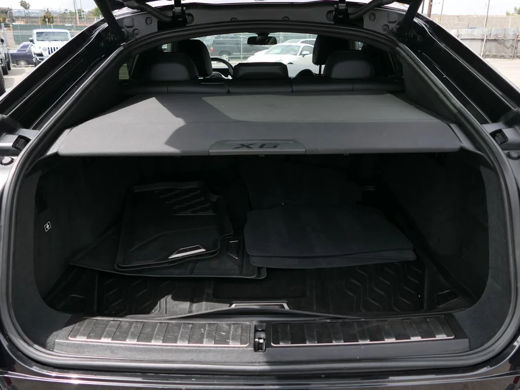 Used 2024 Black Sapphire Metallic BMW xDrive40i image 23