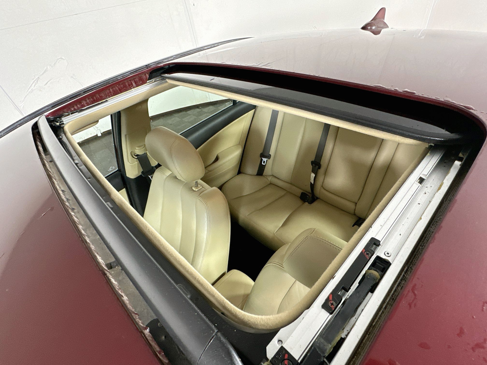 Used 2009 Dark Cherry Red Hyundai Limited image 21