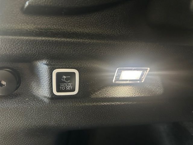 Used 2024 Red Jeep Altitude image 22