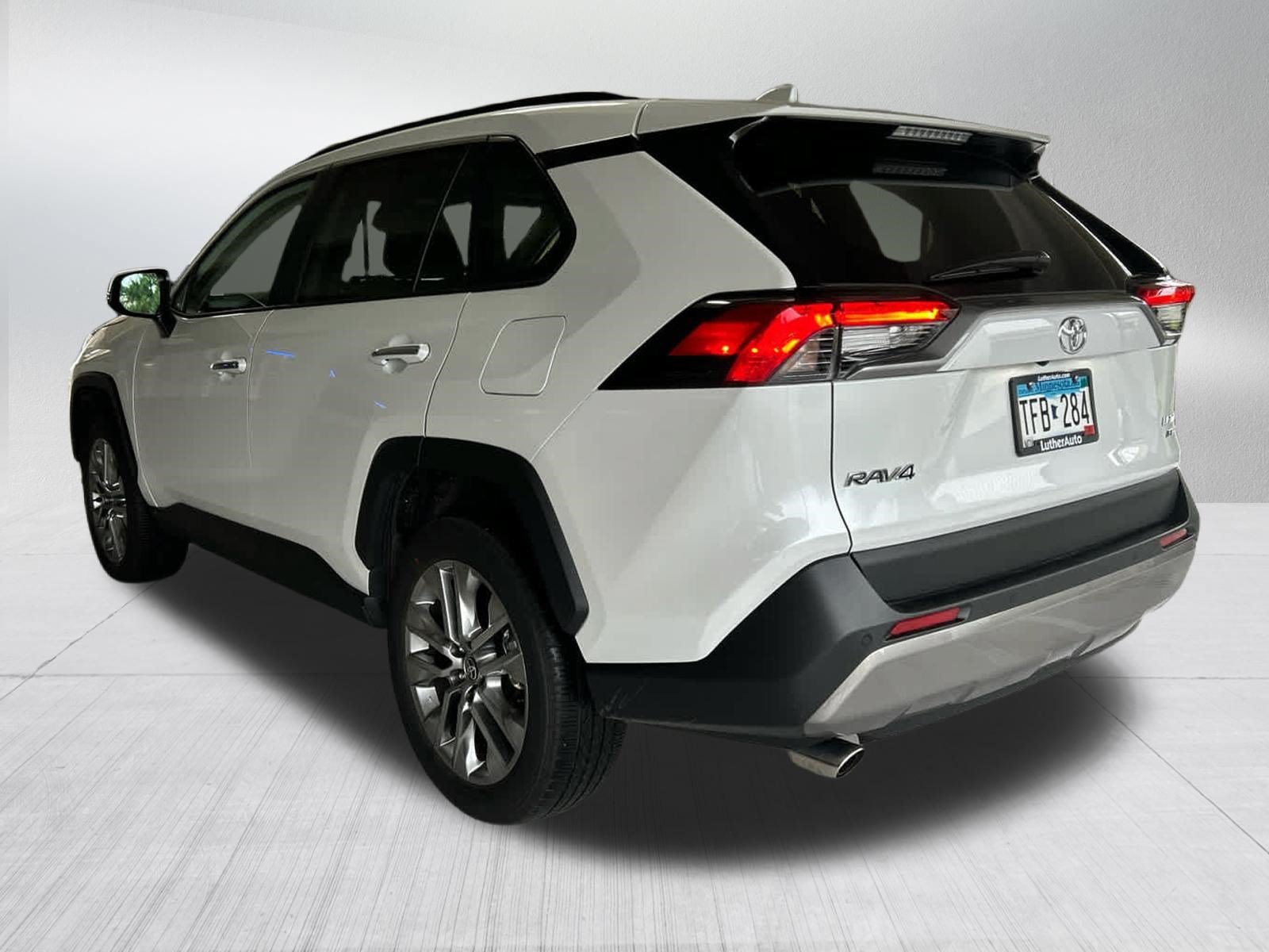 Certified Used 2025 Wind Chill Pearl Toyota Limited image 3
