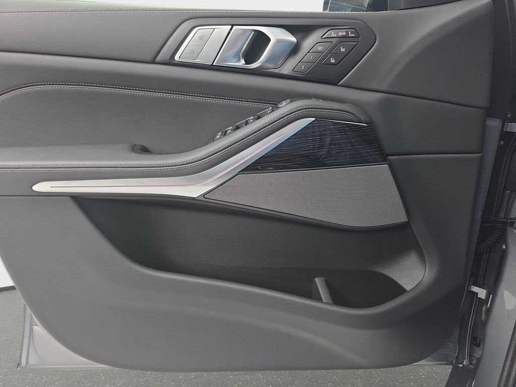 New 2027 Skyscraper Grey Metallic BMW xDrive40i image 27