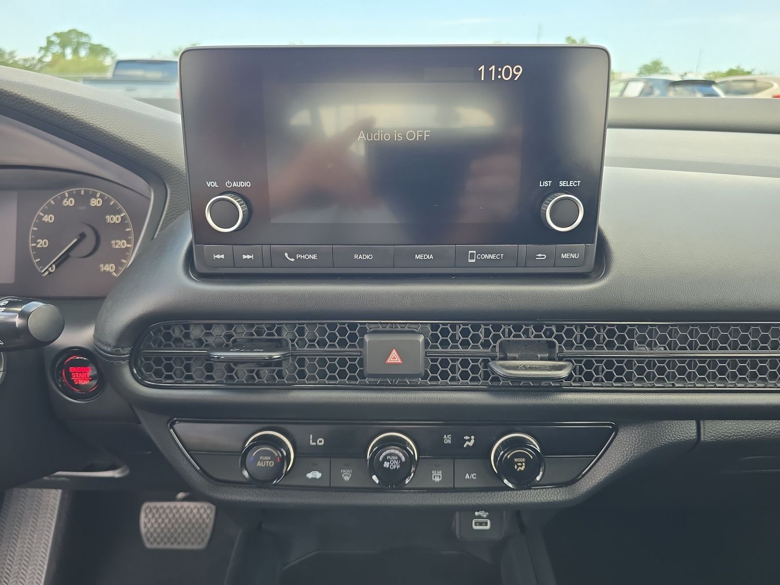 2025 Honda HR-V LX - Photo 17