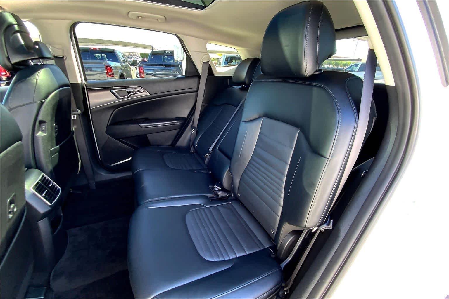 Used 2023 Glacial White Pearl Kia SX-Prestige image 28