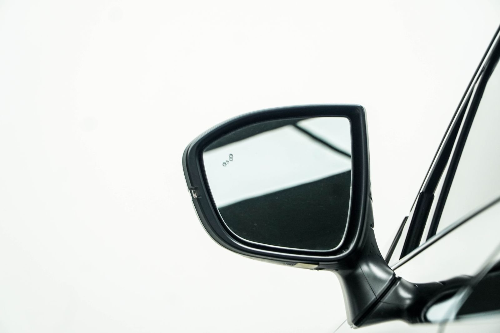 Used 2025 Black Nissan Platinum image 17