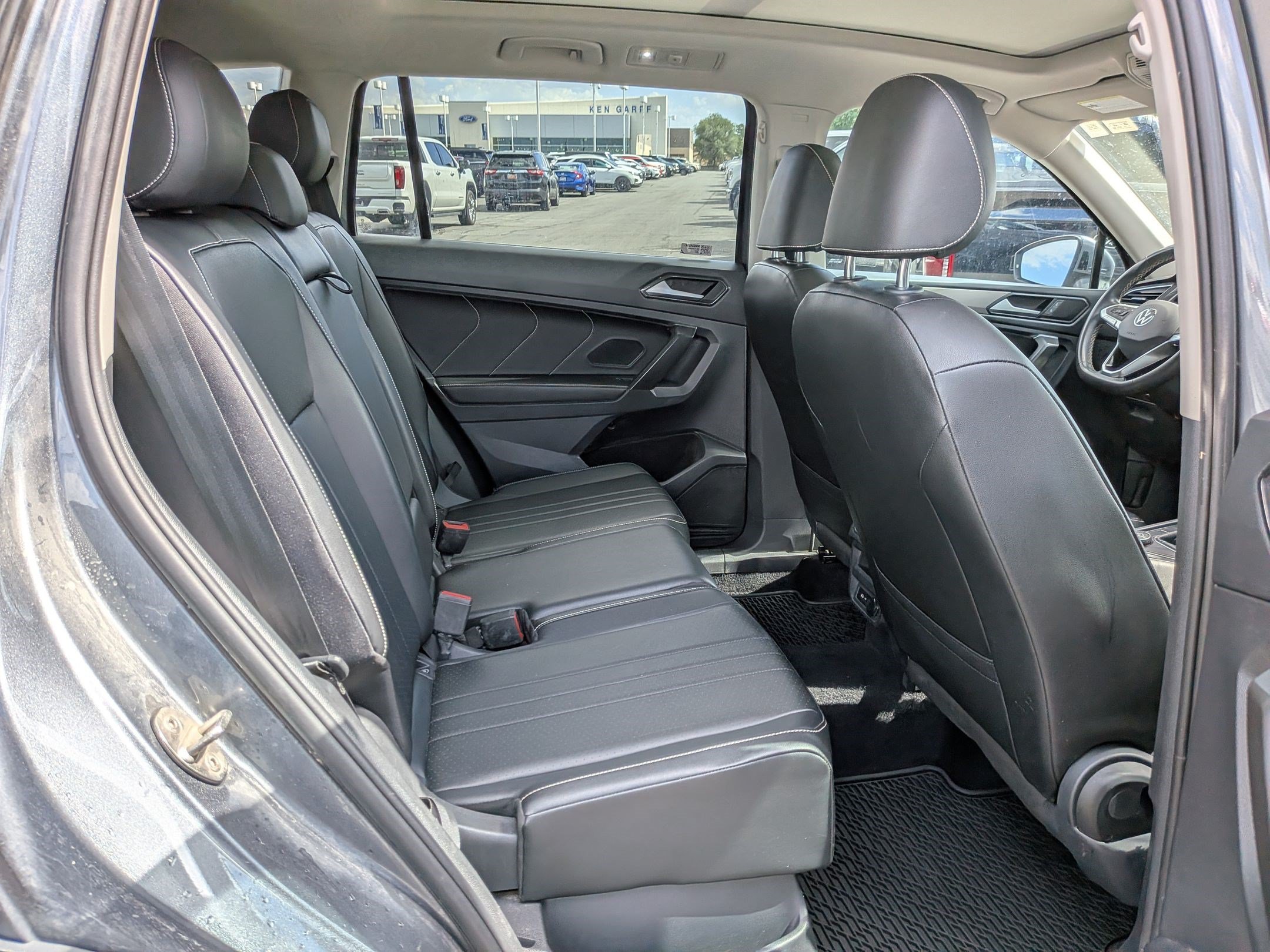 Used 2022 Platinum Gray Metallic Volkswagen SE image 30