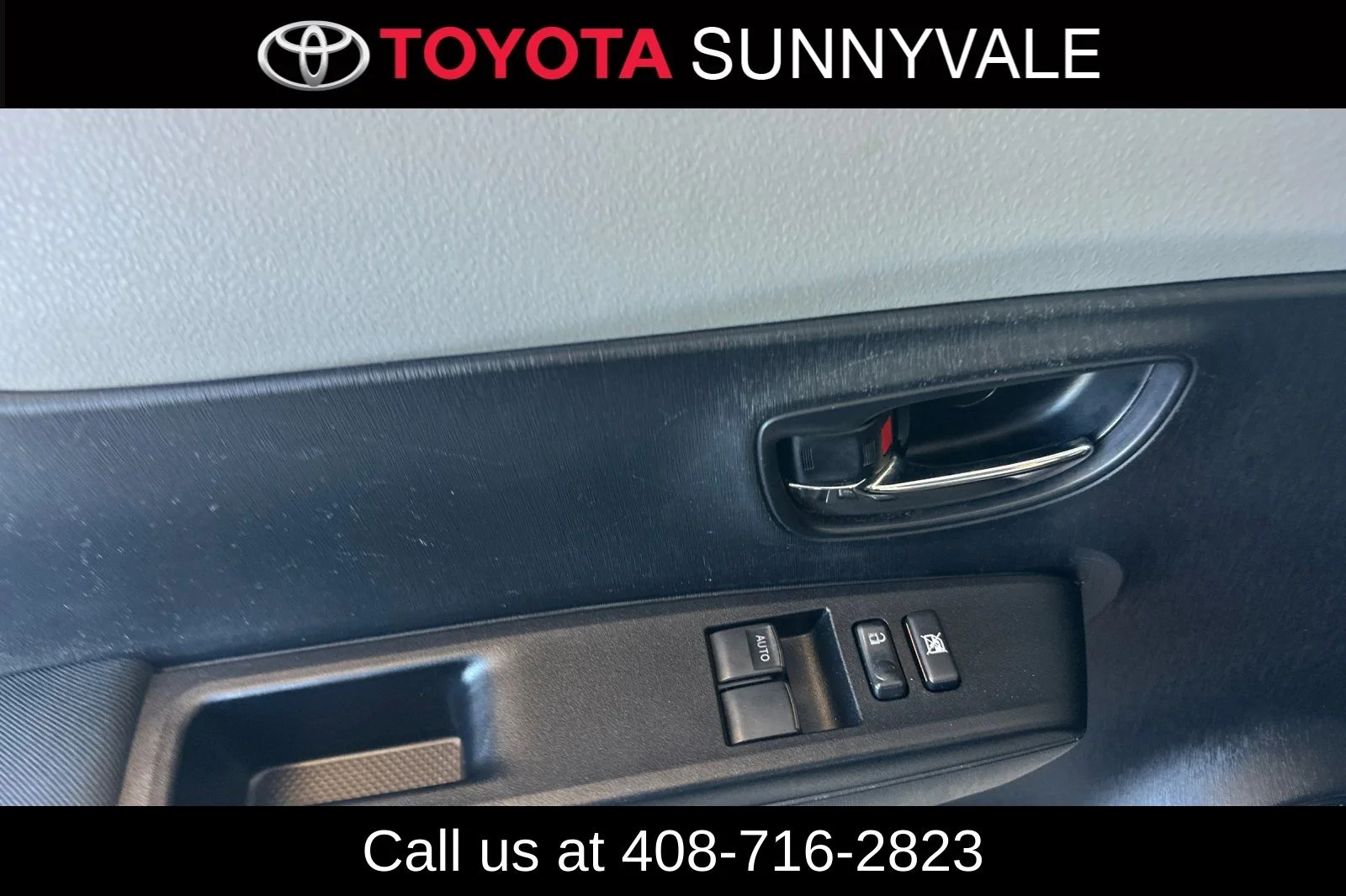 Used 2014 Silver Toyota L image 15