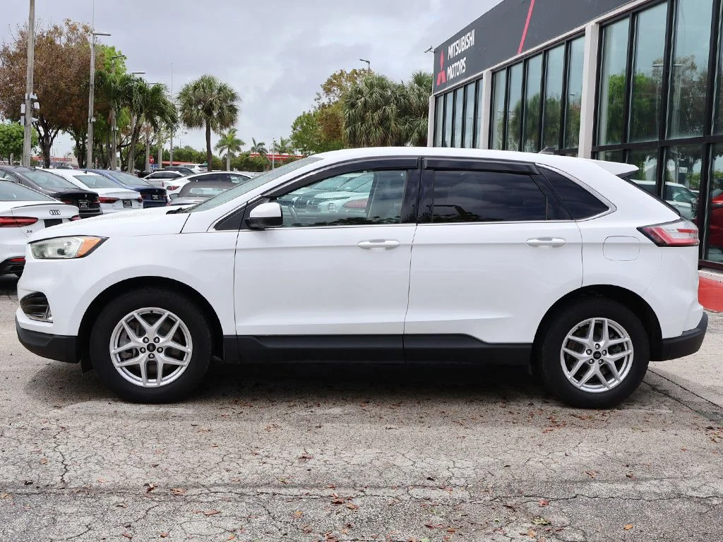 Used 2024 White Ford SEL image 17