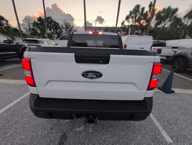 New 2025 Oxford White Ford XLT image 11