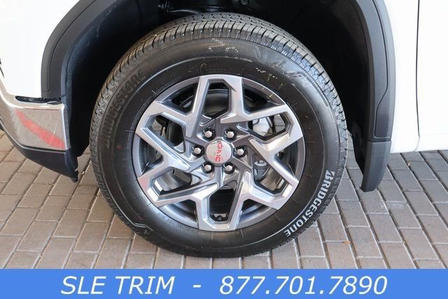 New 2026 Summit White GMC SLE image 9