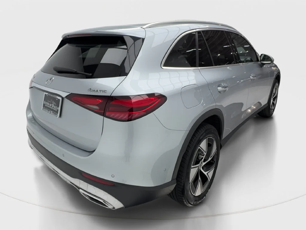 Used 2023 Silver Mercedes-Benz GLC 300 image 8