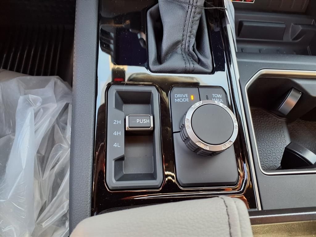 2026 Toyota Tundra Limited - Photo 10