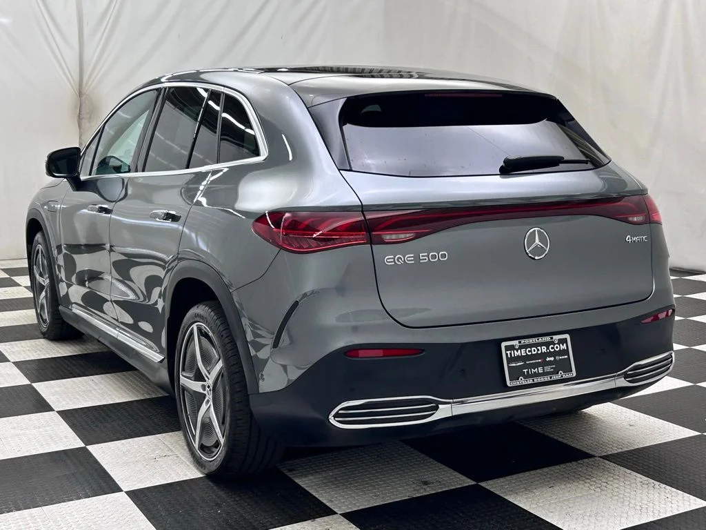 Used 2023 Gray Mercedes-Benz 500 SUV image 5