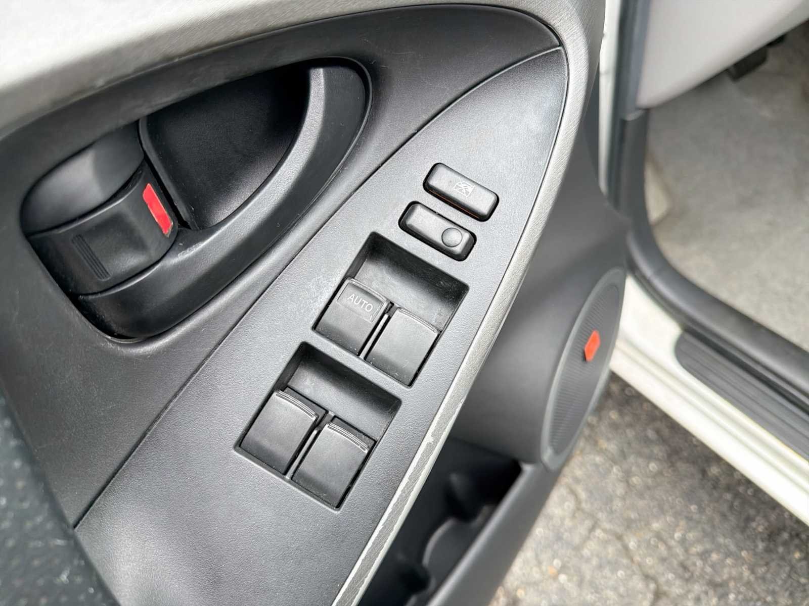 Used 2010 Blizzard Pearl Toyota Ltd image 22