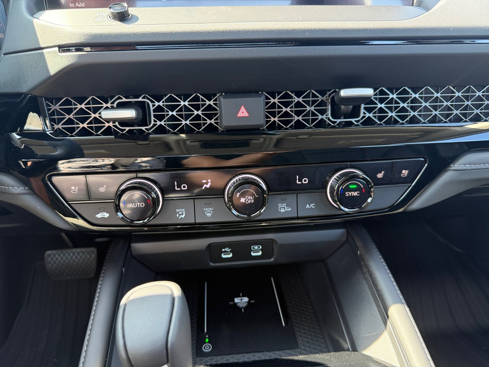 New 2026 Platinum White Pearl Honda Touring image 13