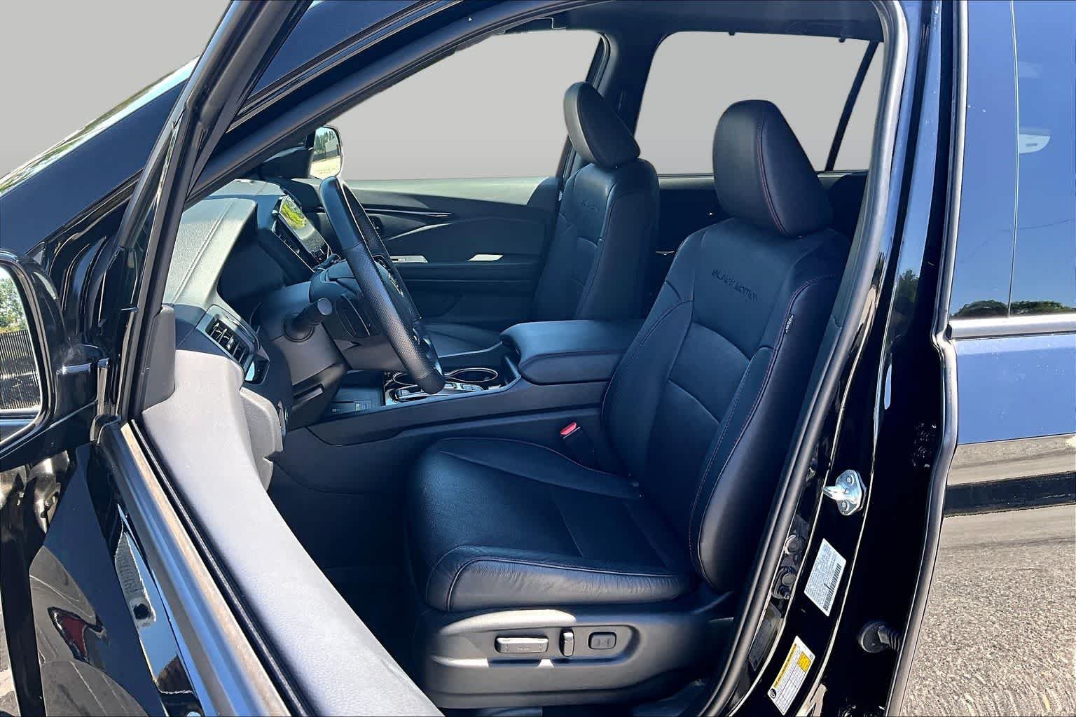 Used 2025 Crystal Black Pearl Honda Black Edition image 8