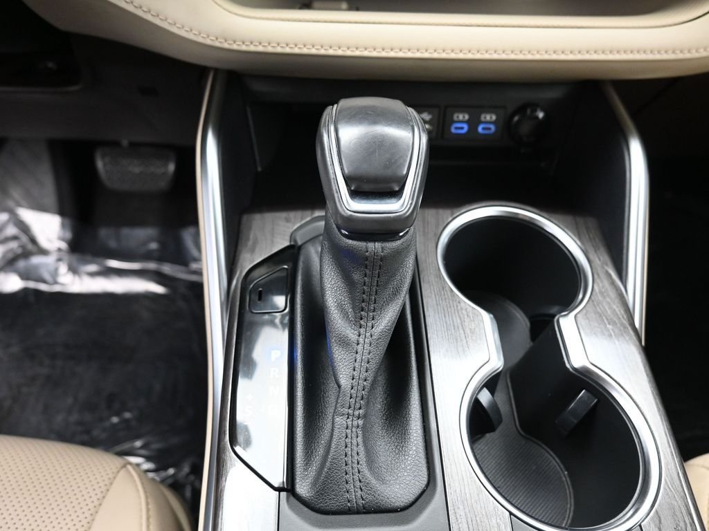 Used 2022  Toyota Limited image 26