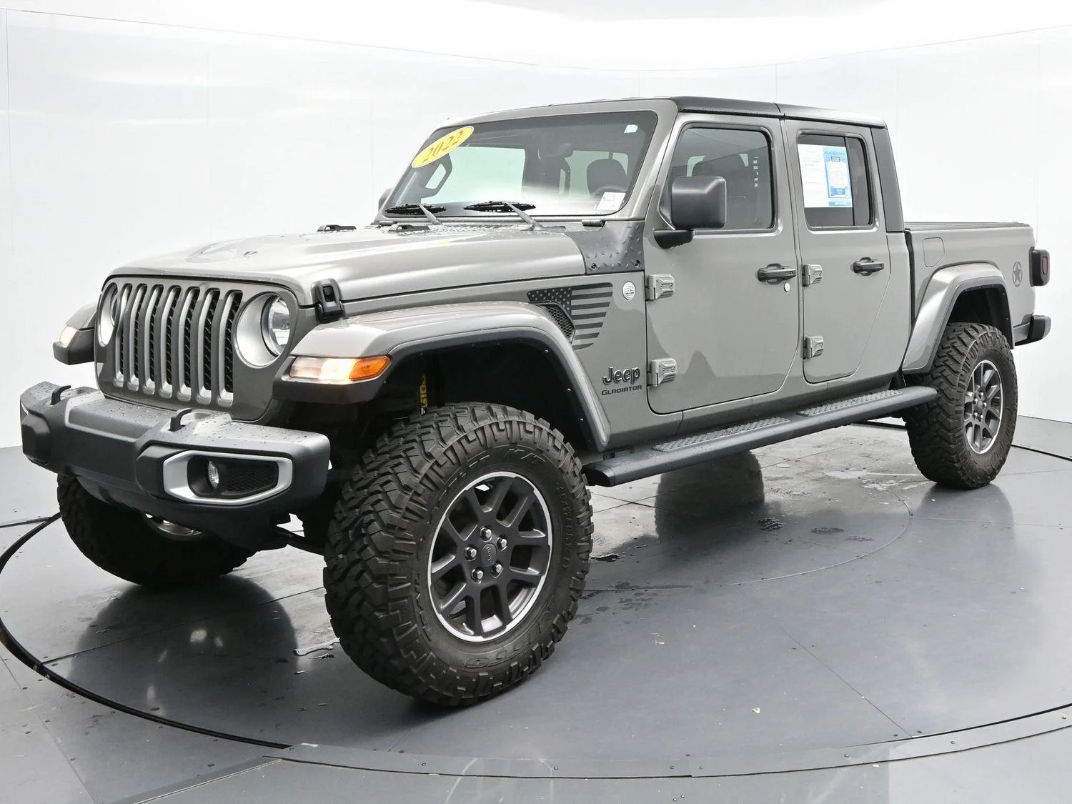 Used 2022 Sting-Gray Clearcoat Jeep Overland image 3