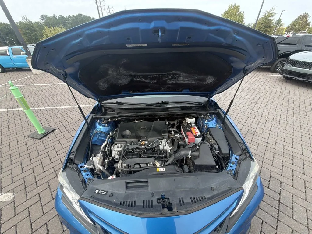 Used 2019 Blue Toyota SE image 9