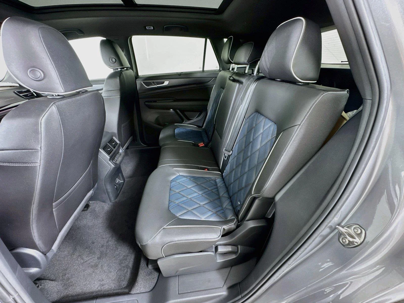 New 2026 Silver Mist Metallic Volkswagen 2.0T SEL Premium R-Line image 26